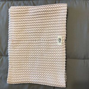 UGG Light Pink/Light Purple Infinity Knit Scarf and matching Knit Hat